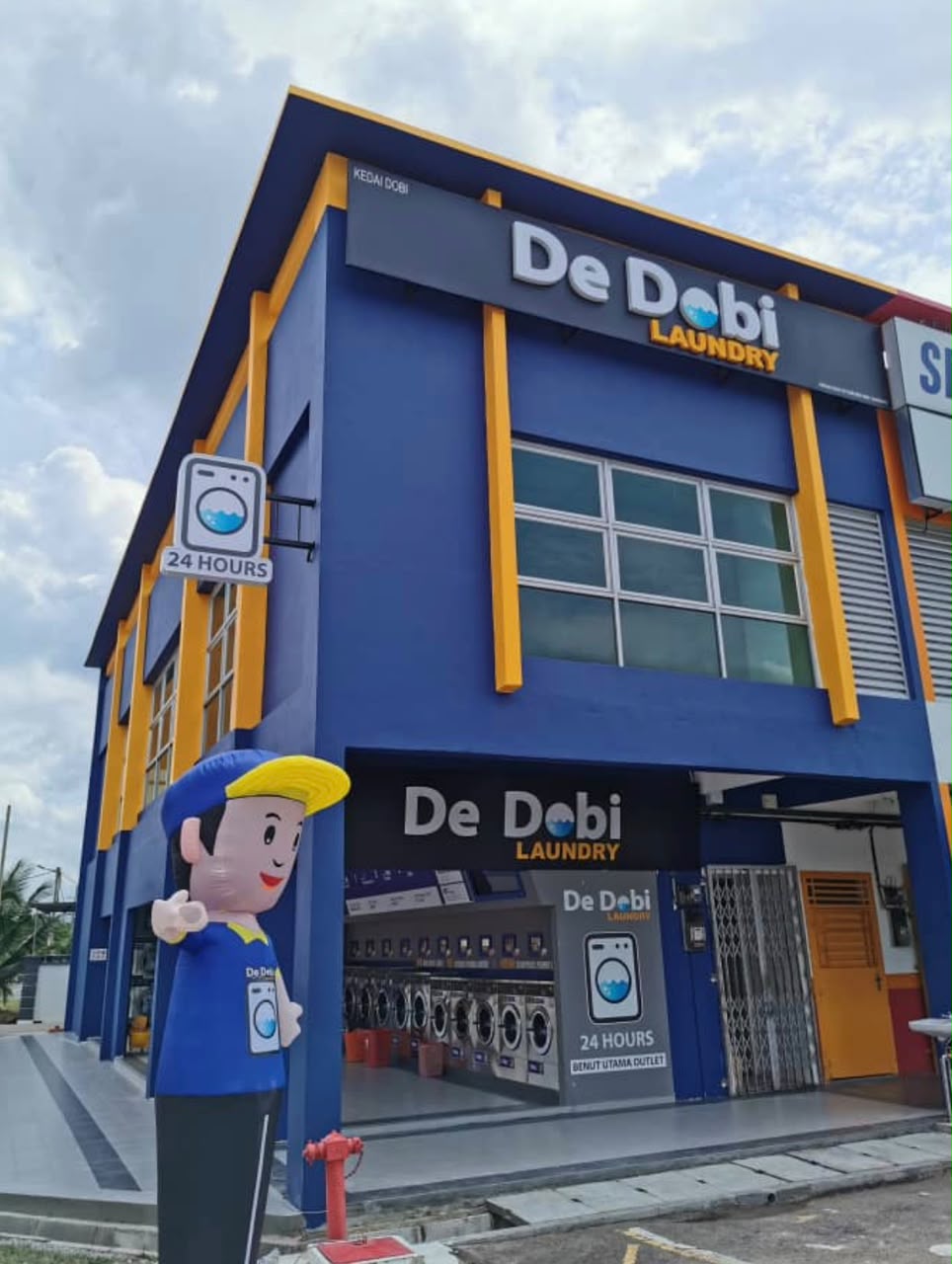 Benut Utama outlet